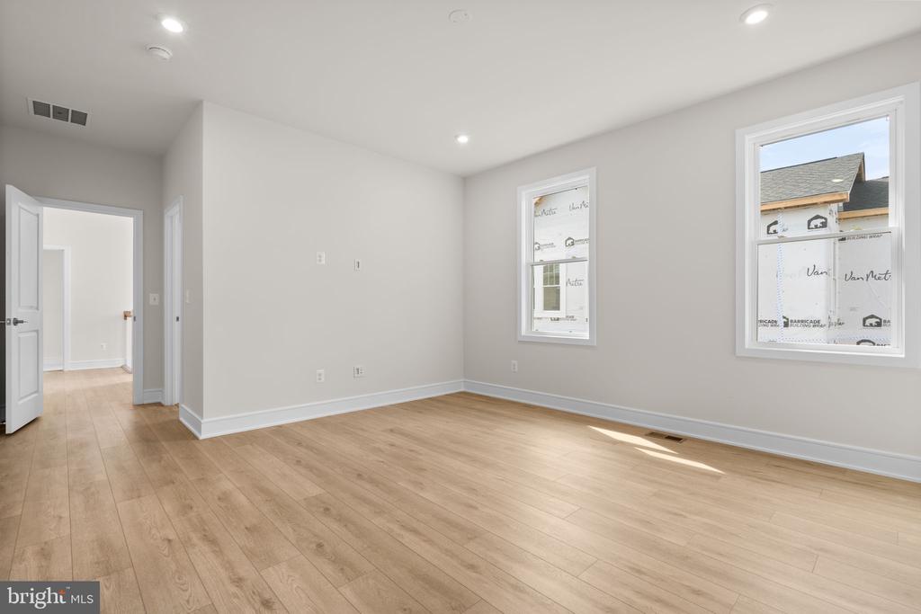 1012 CAPTAIN RICHARDS COURT