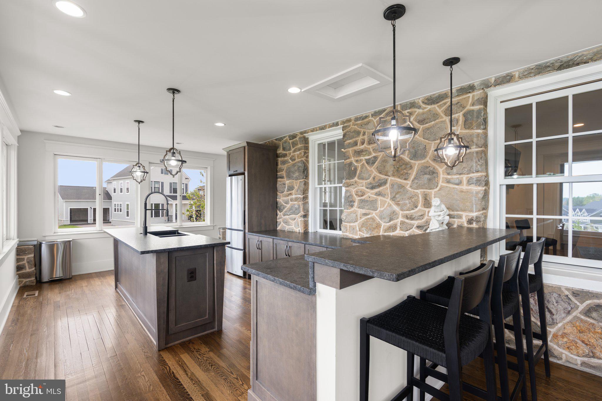 1012 CAPTAIN RICHARDS COURT