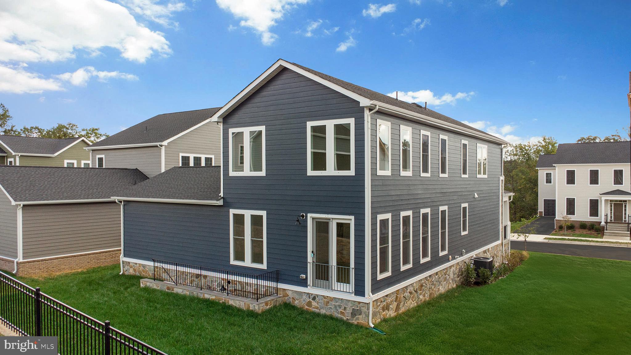 1012 CAPTAIN RICHARDS COURT