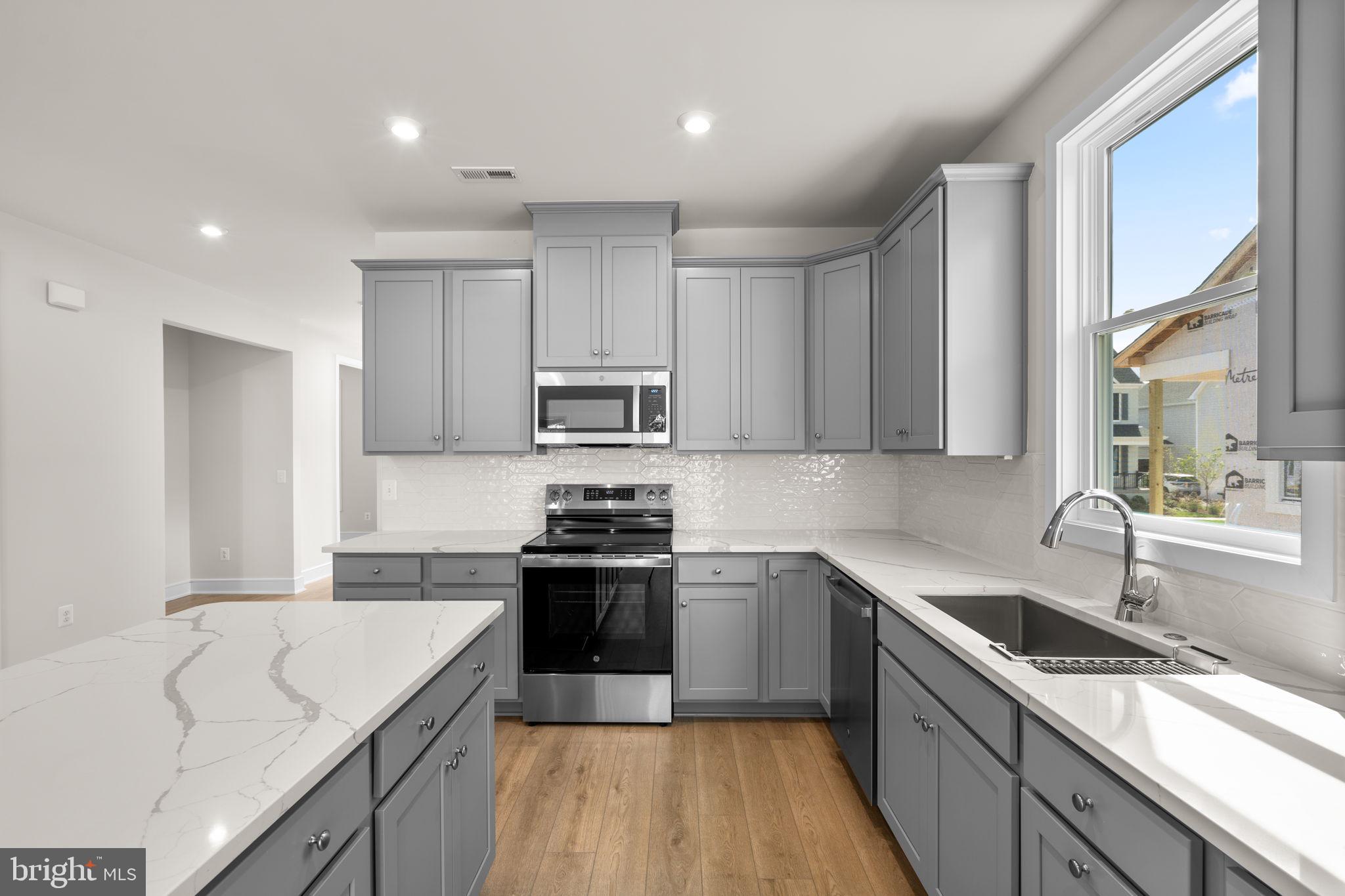 1012 CAPTAIN RICHARDS COURT