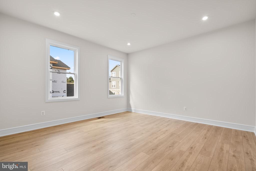 1012 CAPTAIN RICHARDS COURT
