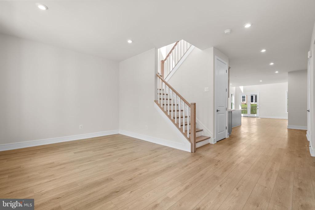1012 CAPTAIN RICHARDS COURT