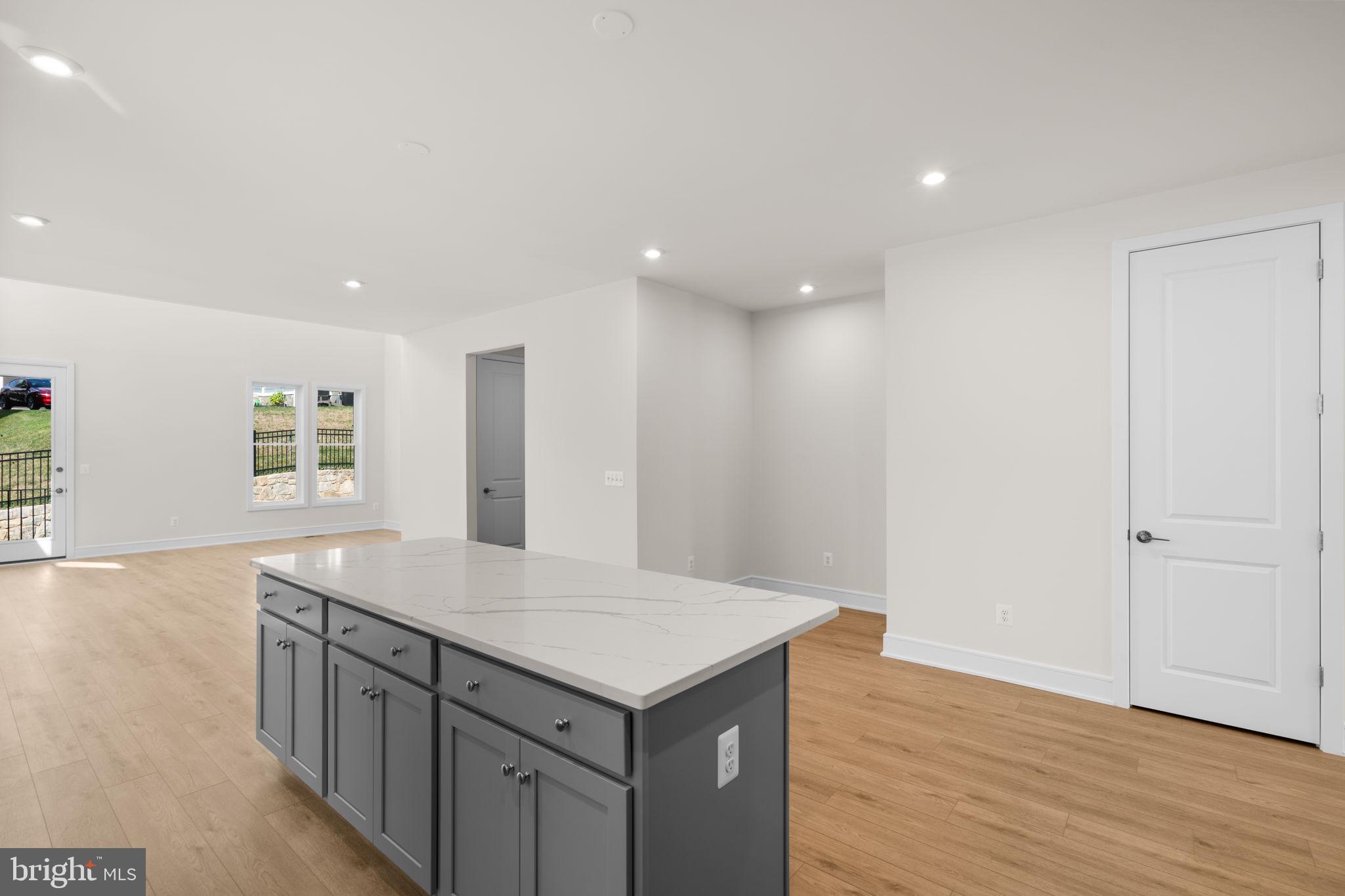 1012 CAPTAIN RICHARDS COURT