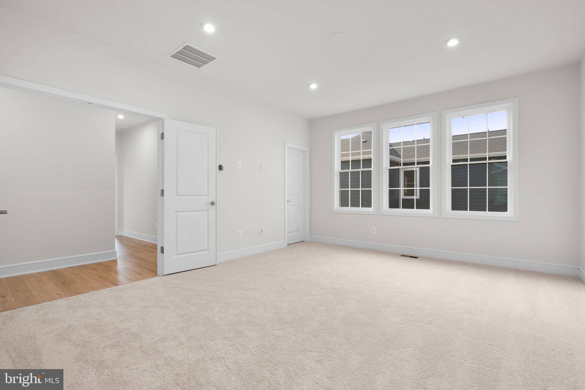 1010 CAPTAIN RICHARDS COURT