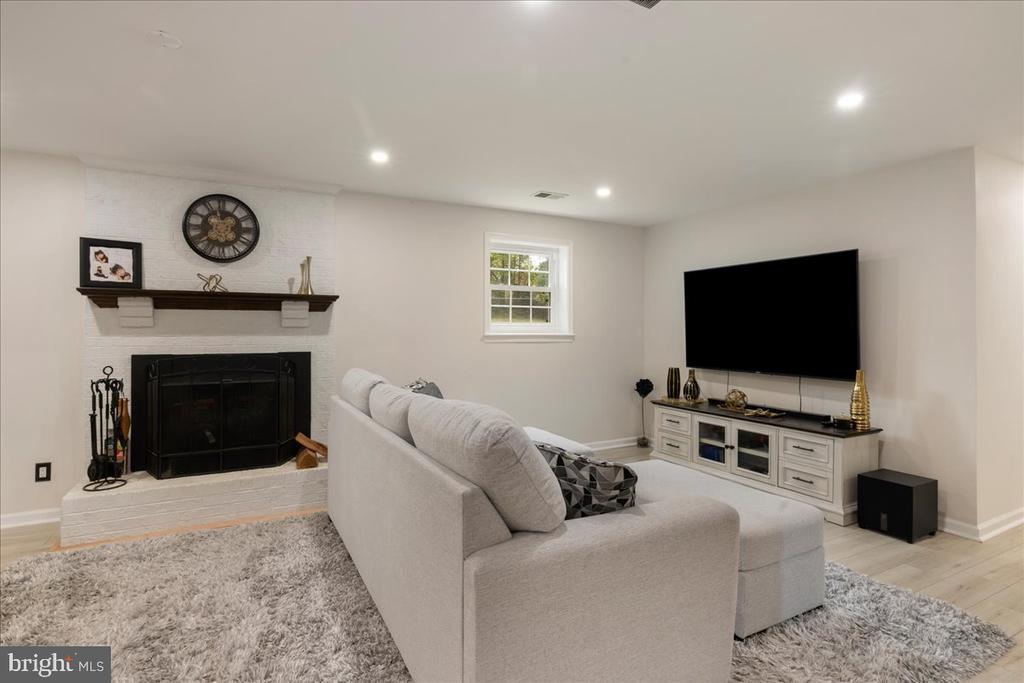 5100 BRYDON COURT