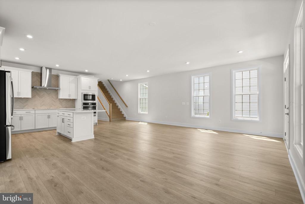 1013 CAPTAIN RICHARDS COURT