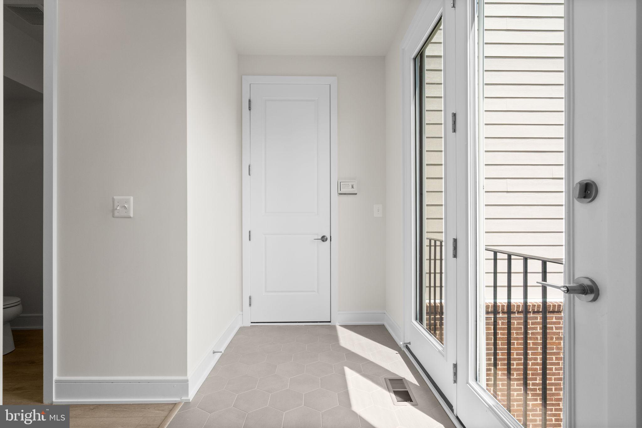 1013 CAPTAIN RICHARDS COURT