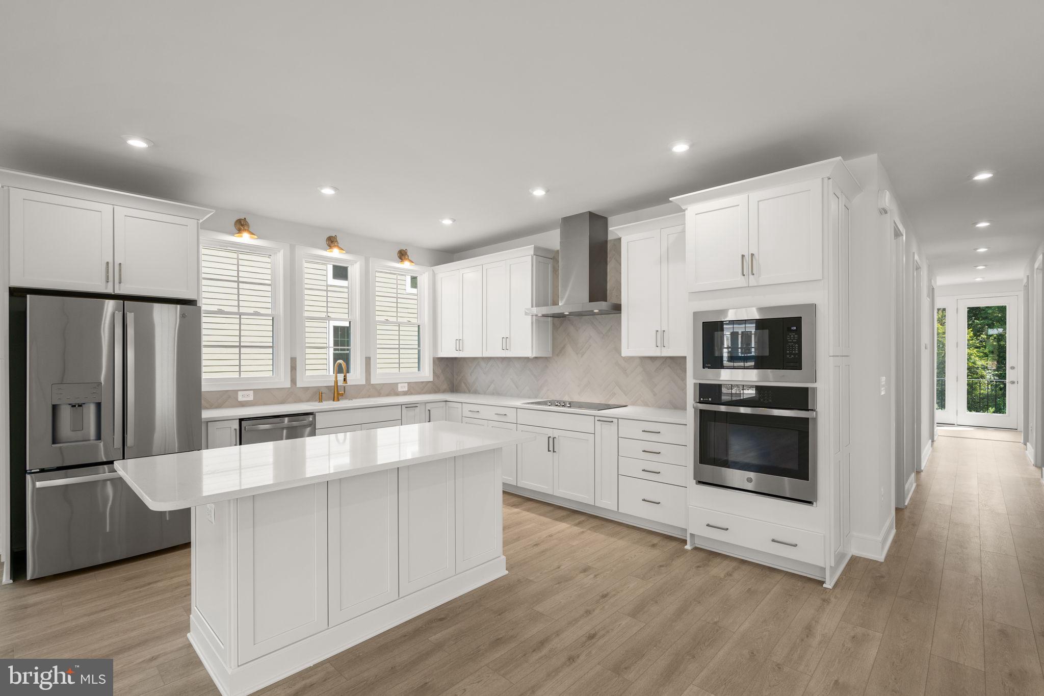 1013 CAPTAIN RICHARDS COURT