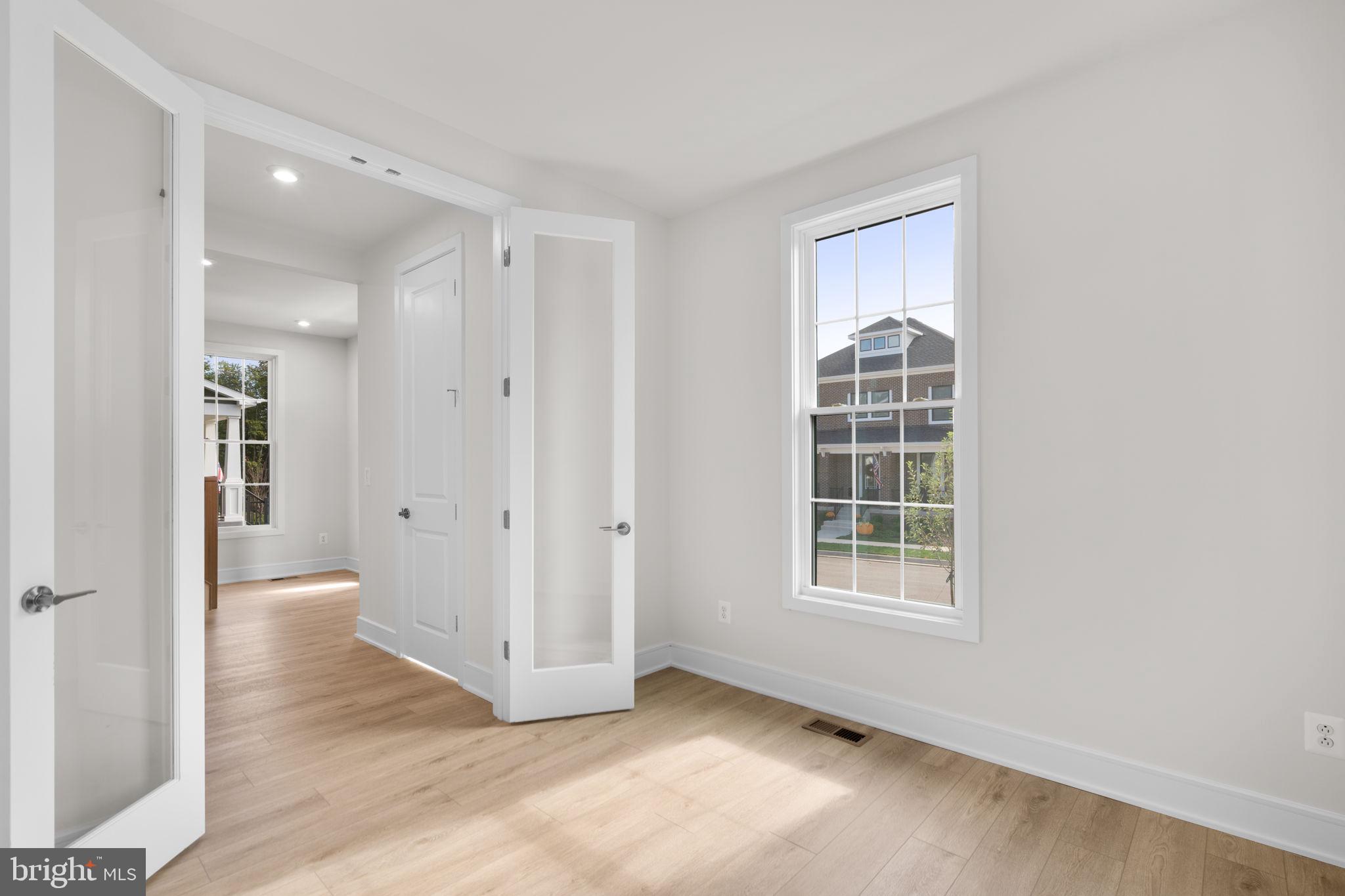 1010 CAPTAIN RICHARDS COURT