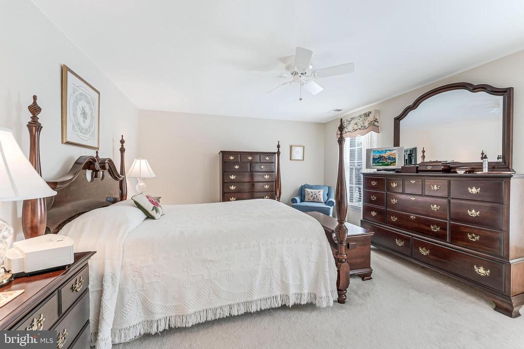 5115 BRYDON COURT