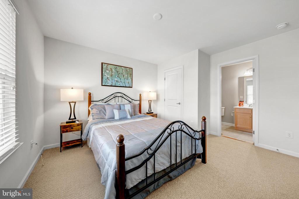 7137 SHEPHERDSTOWN ROAD