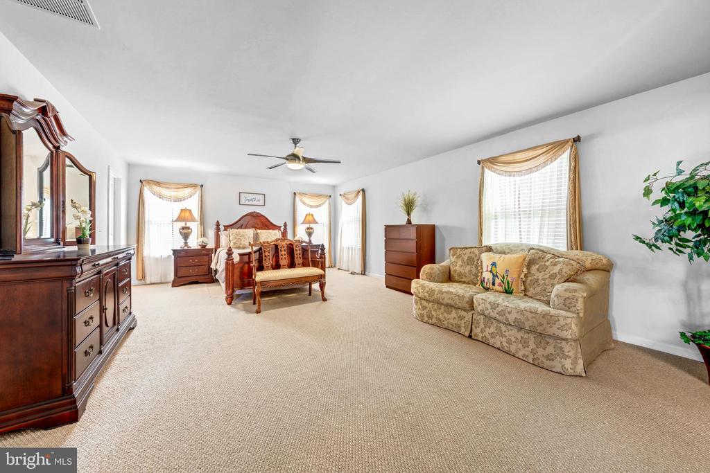 7137 SHEPHERDSTOWN ROAD