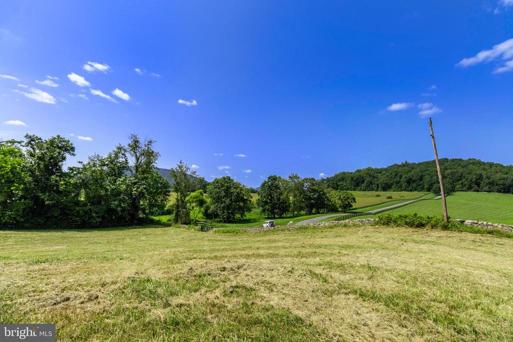 CLARENDON FARM DRIVE