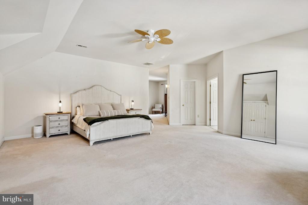 7819 WELLINGTON DRIVE