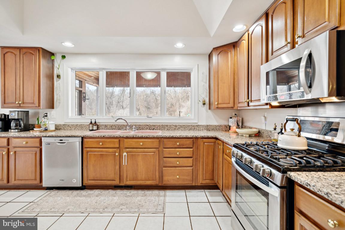 7819 WELLINGTON DRIVE