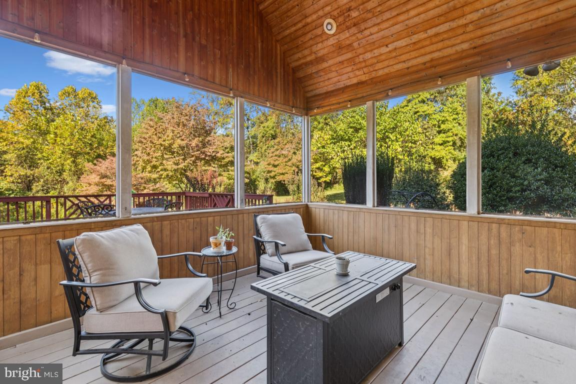 7819 WELLINGTON DRIVE