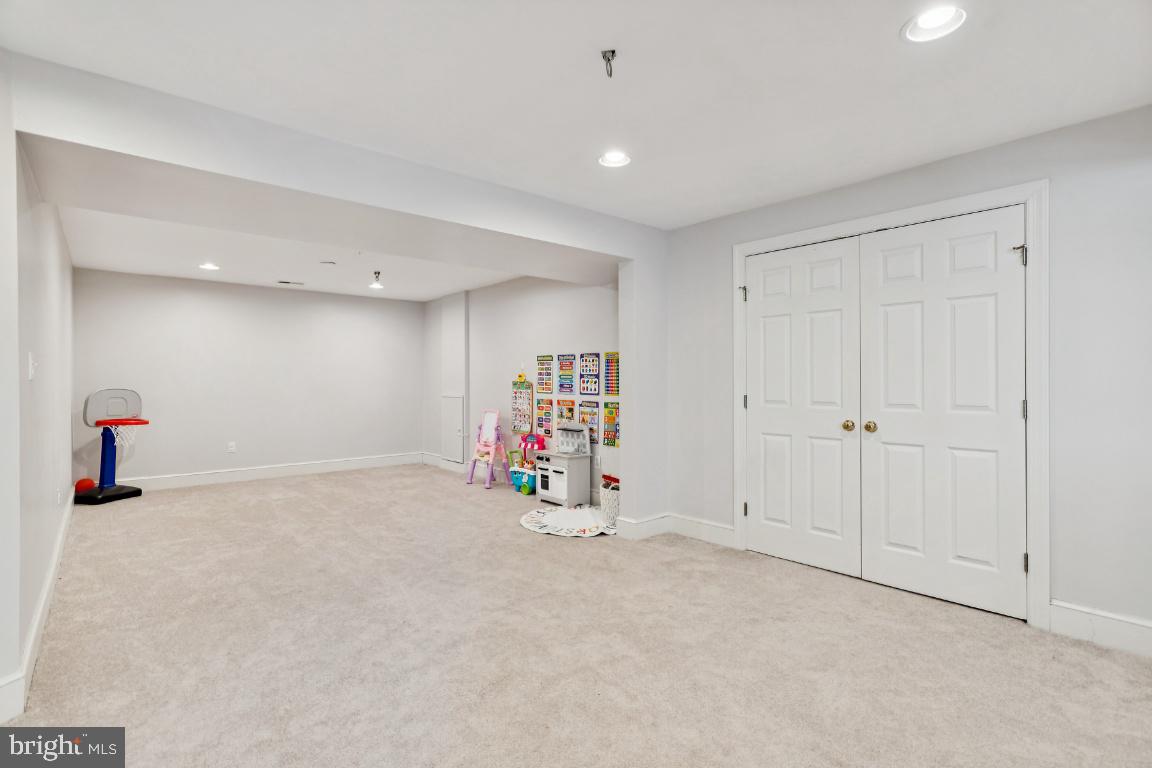 7819 WELLINGTON DRIVE