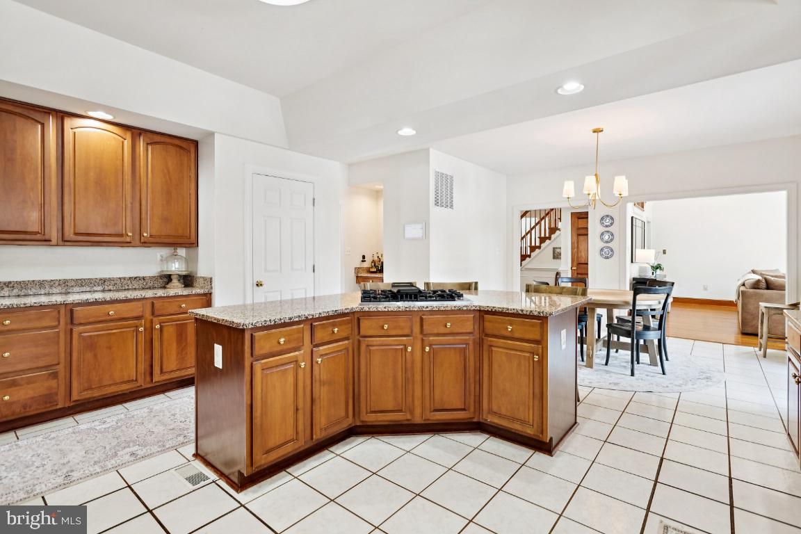 7819 WELLINGTON DRIVE