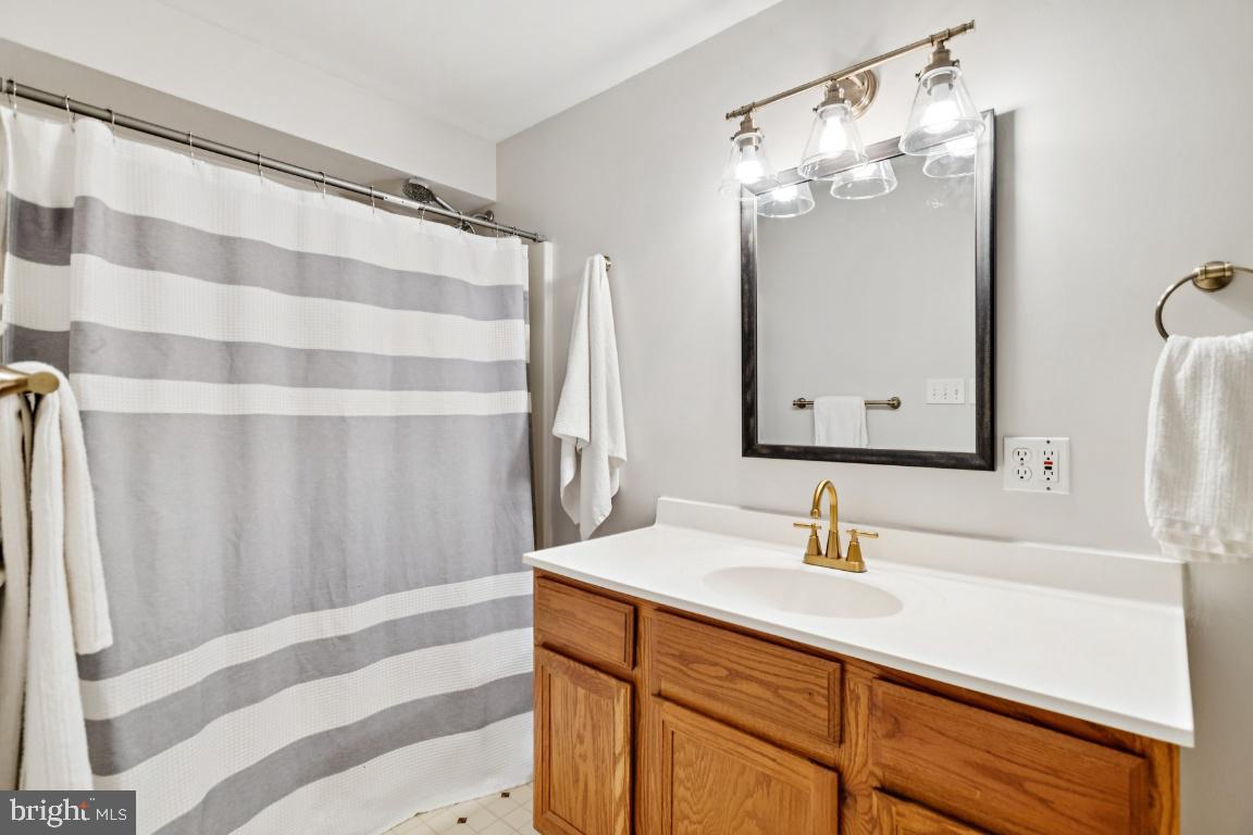 7819 WELLINGTON DRIVE