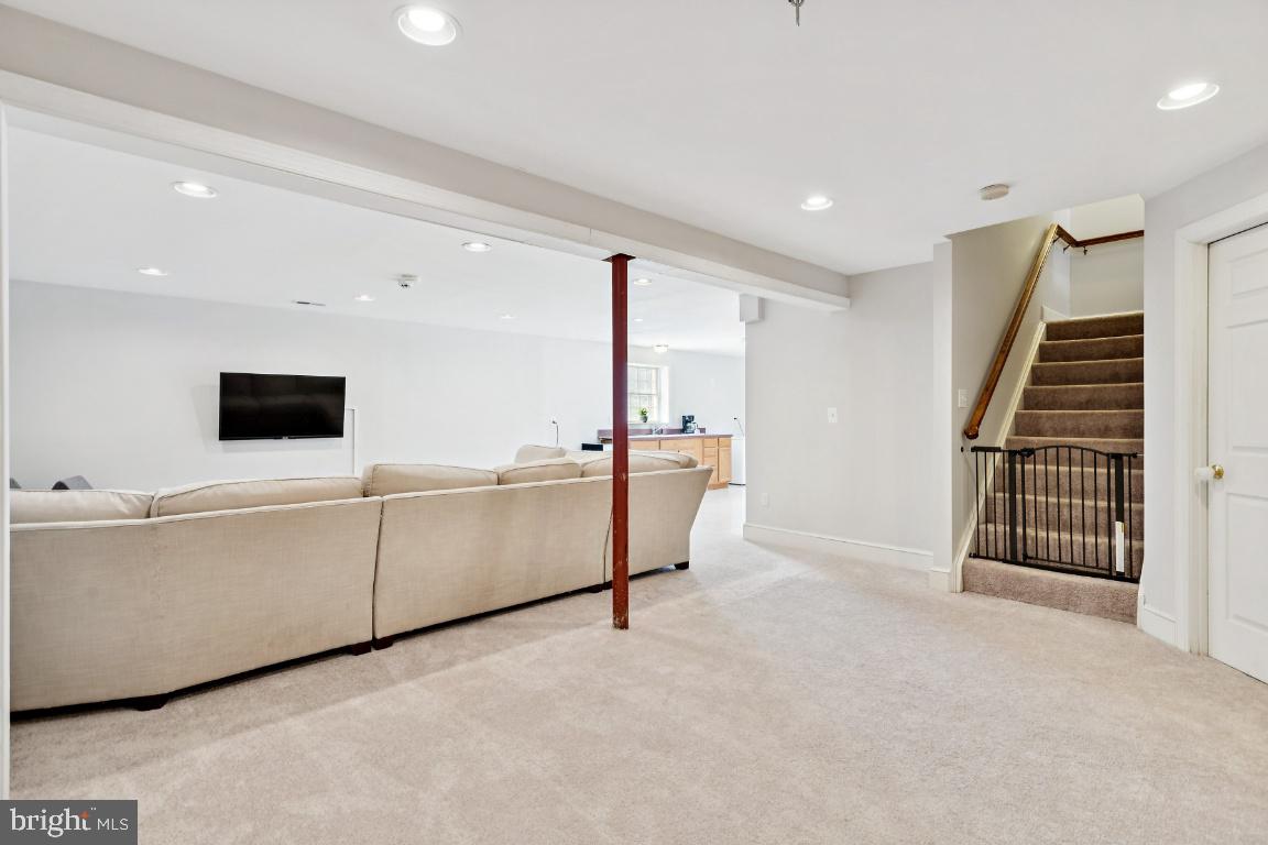 7819 WELLINGTON DRIVE