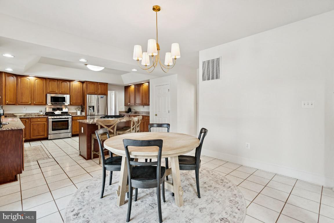 7819 WELLINGTON DRIVE