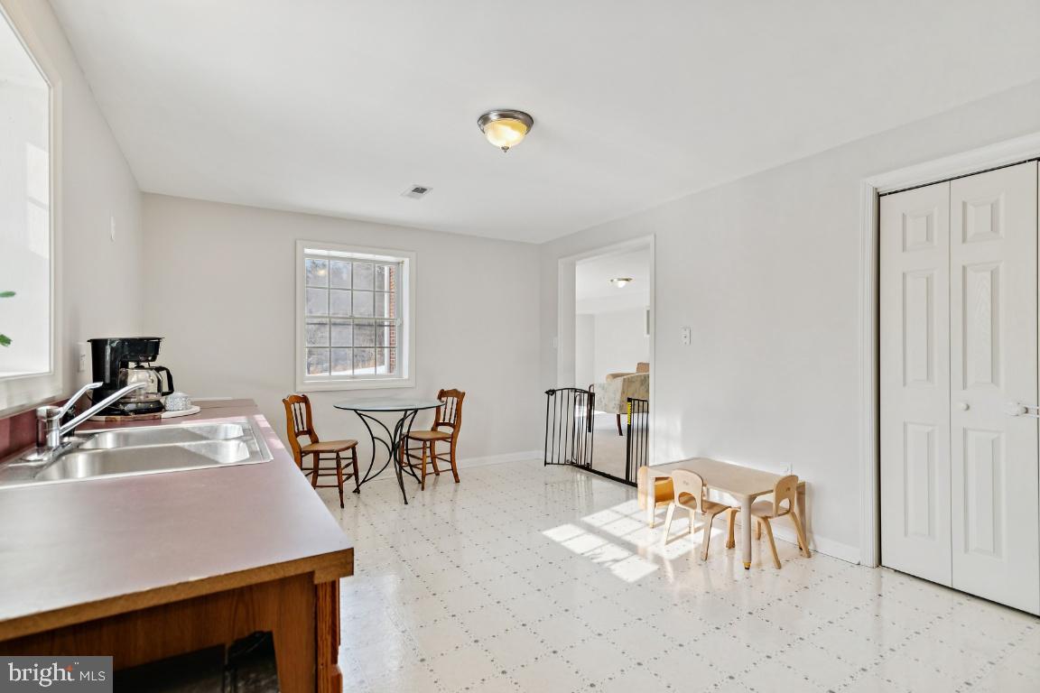 7819 WELLINGTON DRIVE