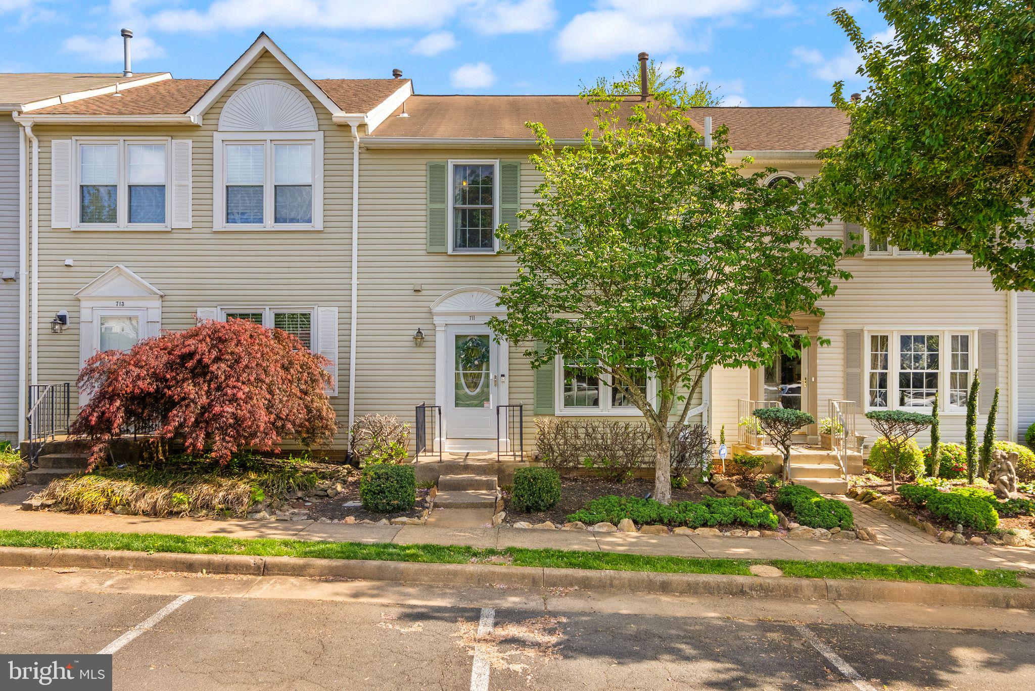 711 ACORN COURT