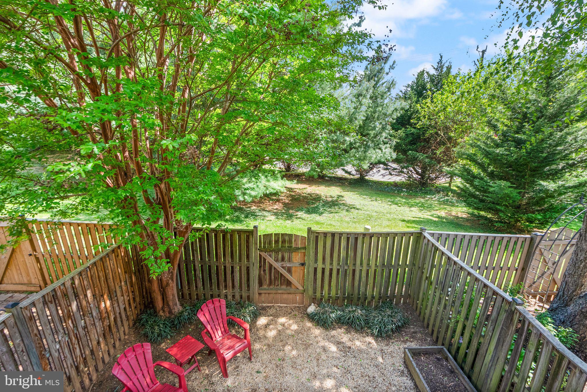 711 ACORN COURT