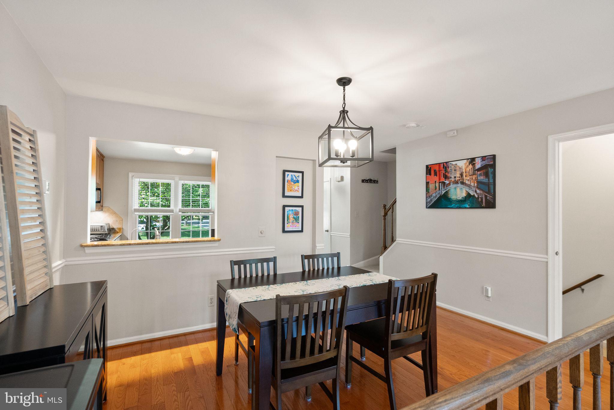 711 ACORN COURT