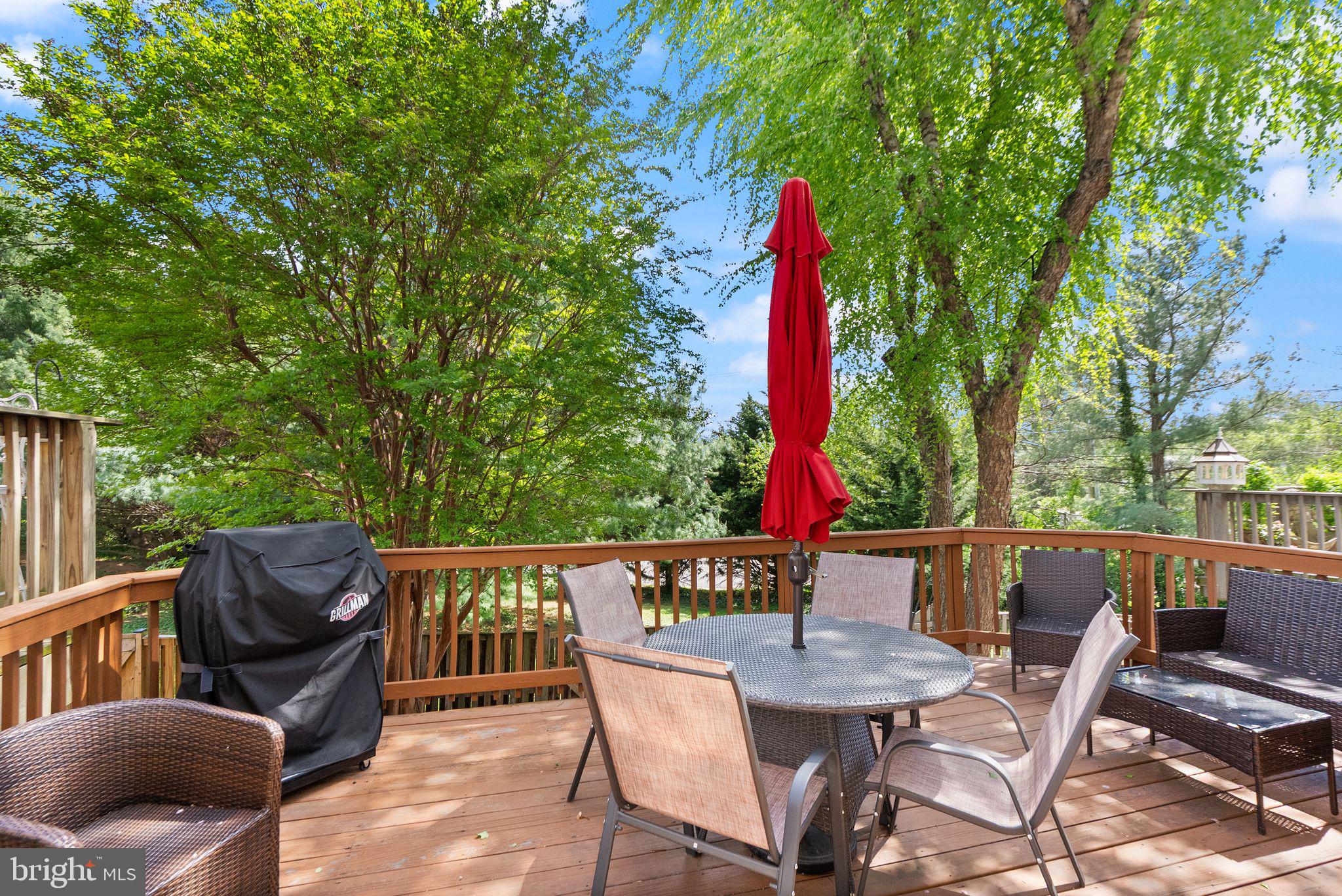 711 ACORN COURT