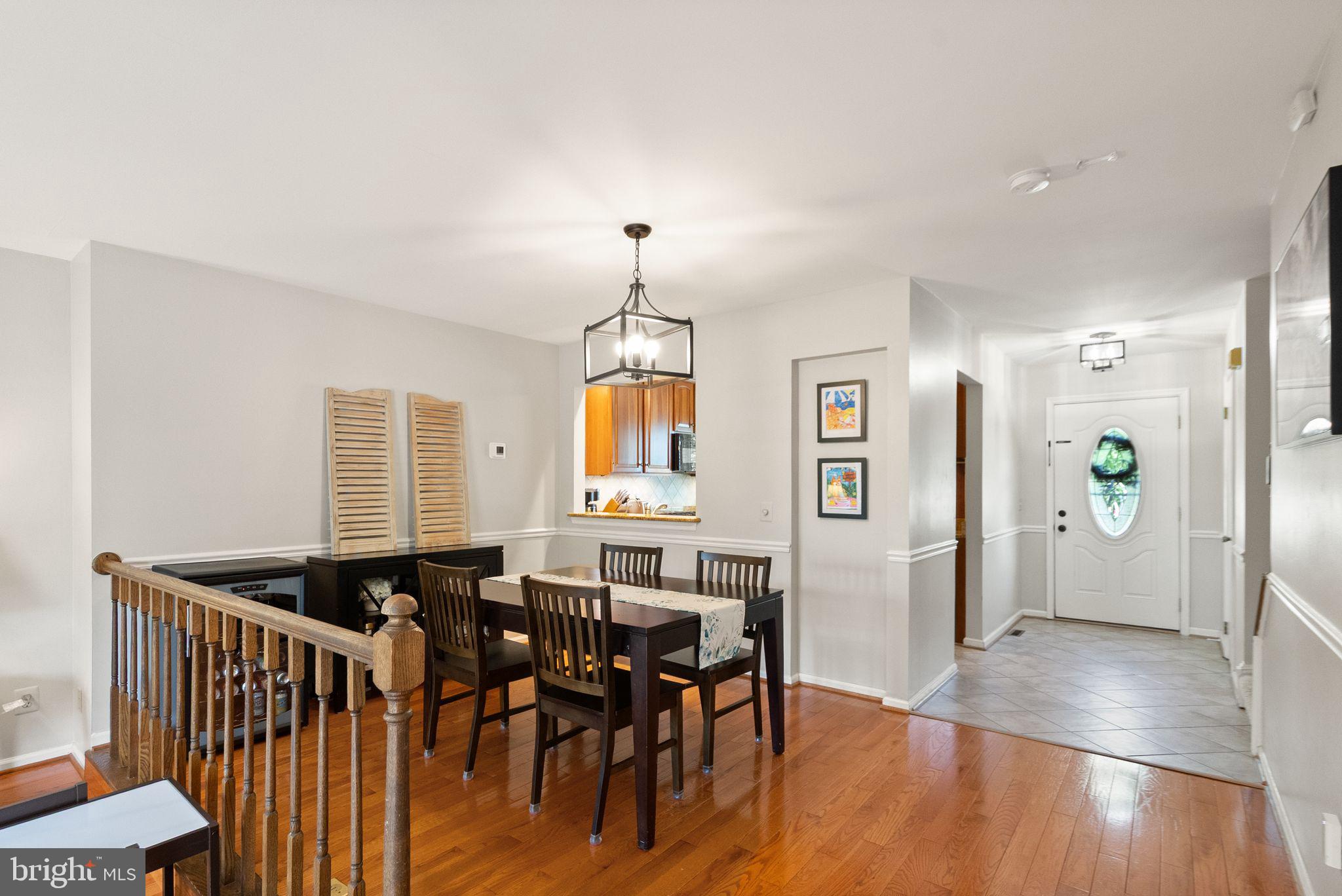 711 ACORN COURT