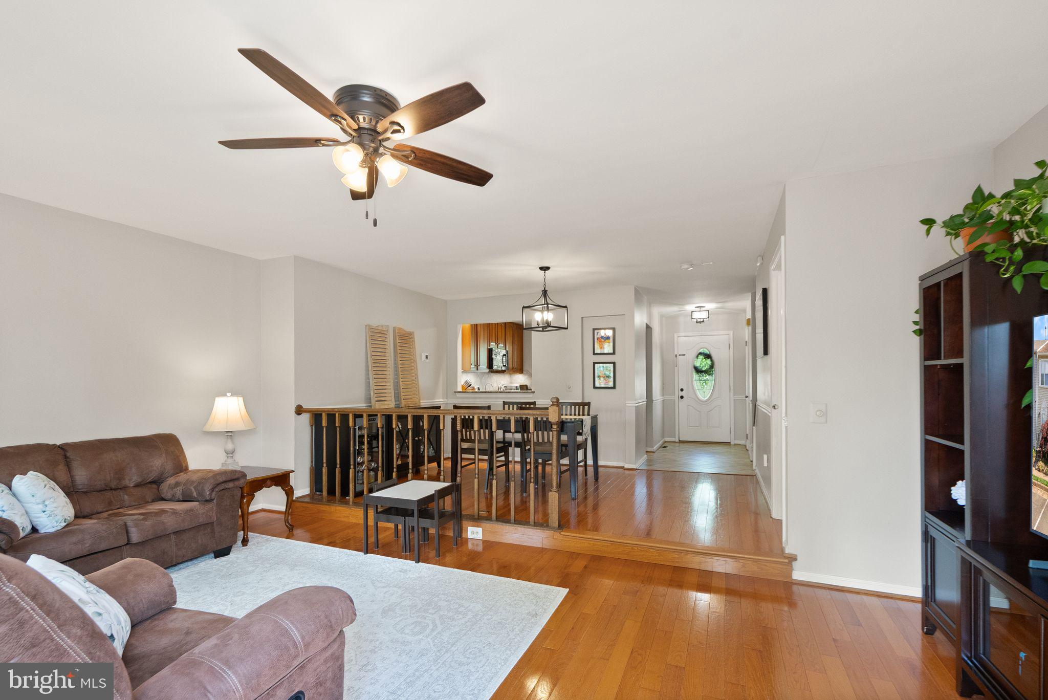 711 ACORN COURT