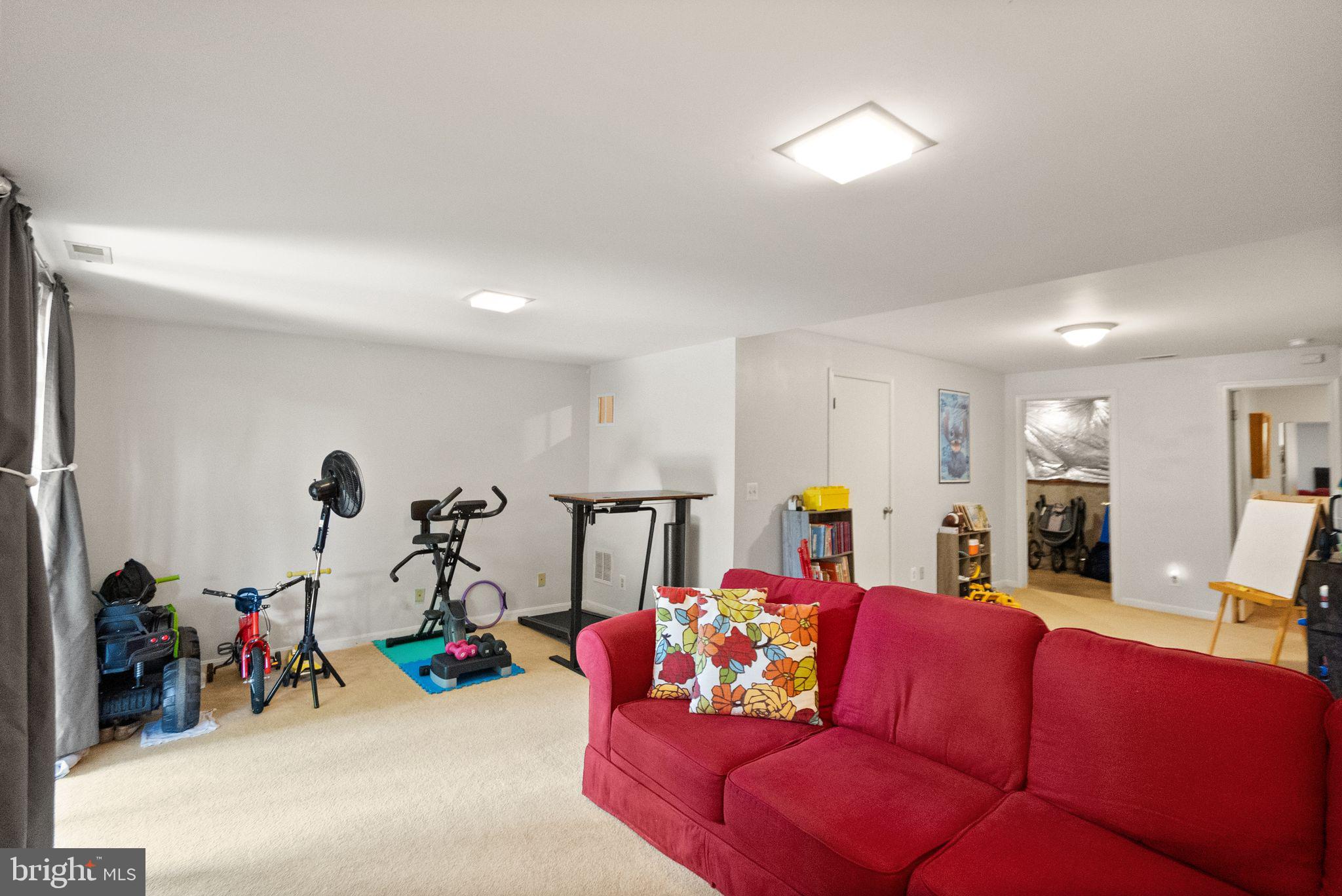 711 ACORN COURT