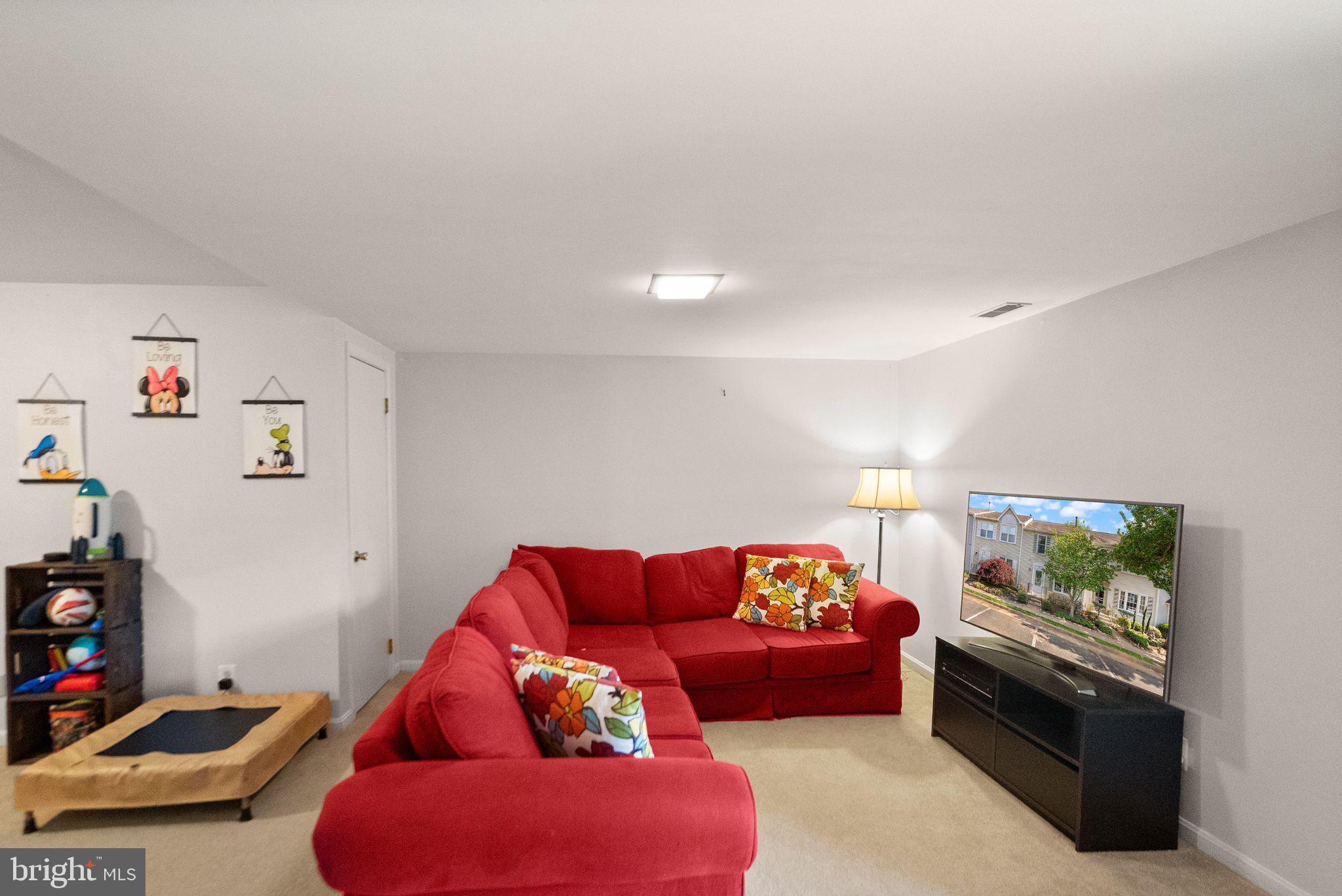 711 ACORN COURT