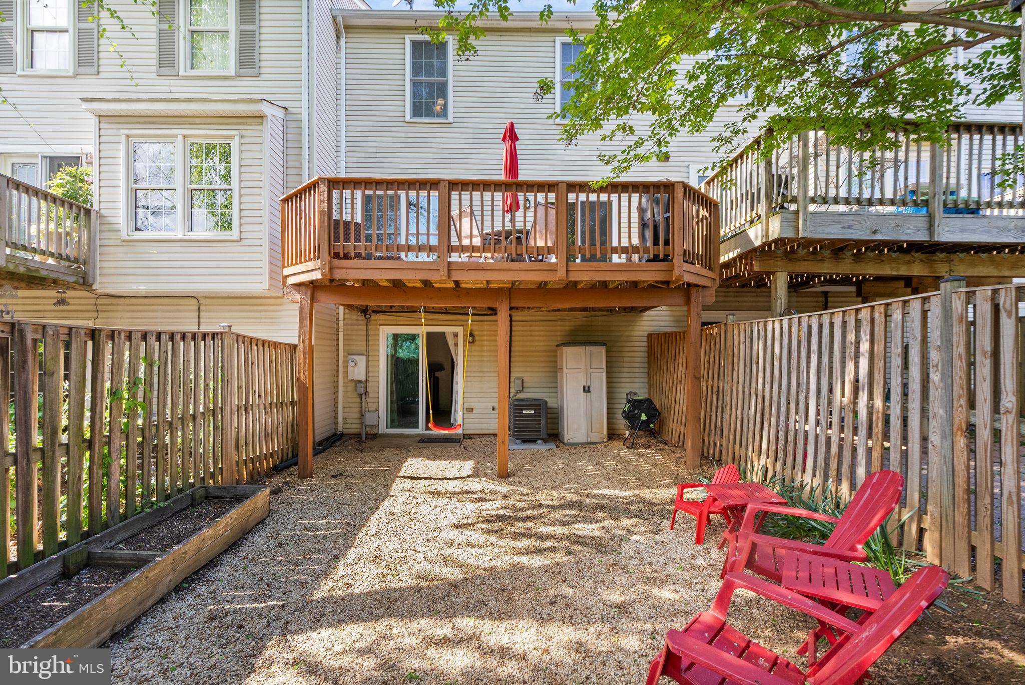 711 ACORN COURT