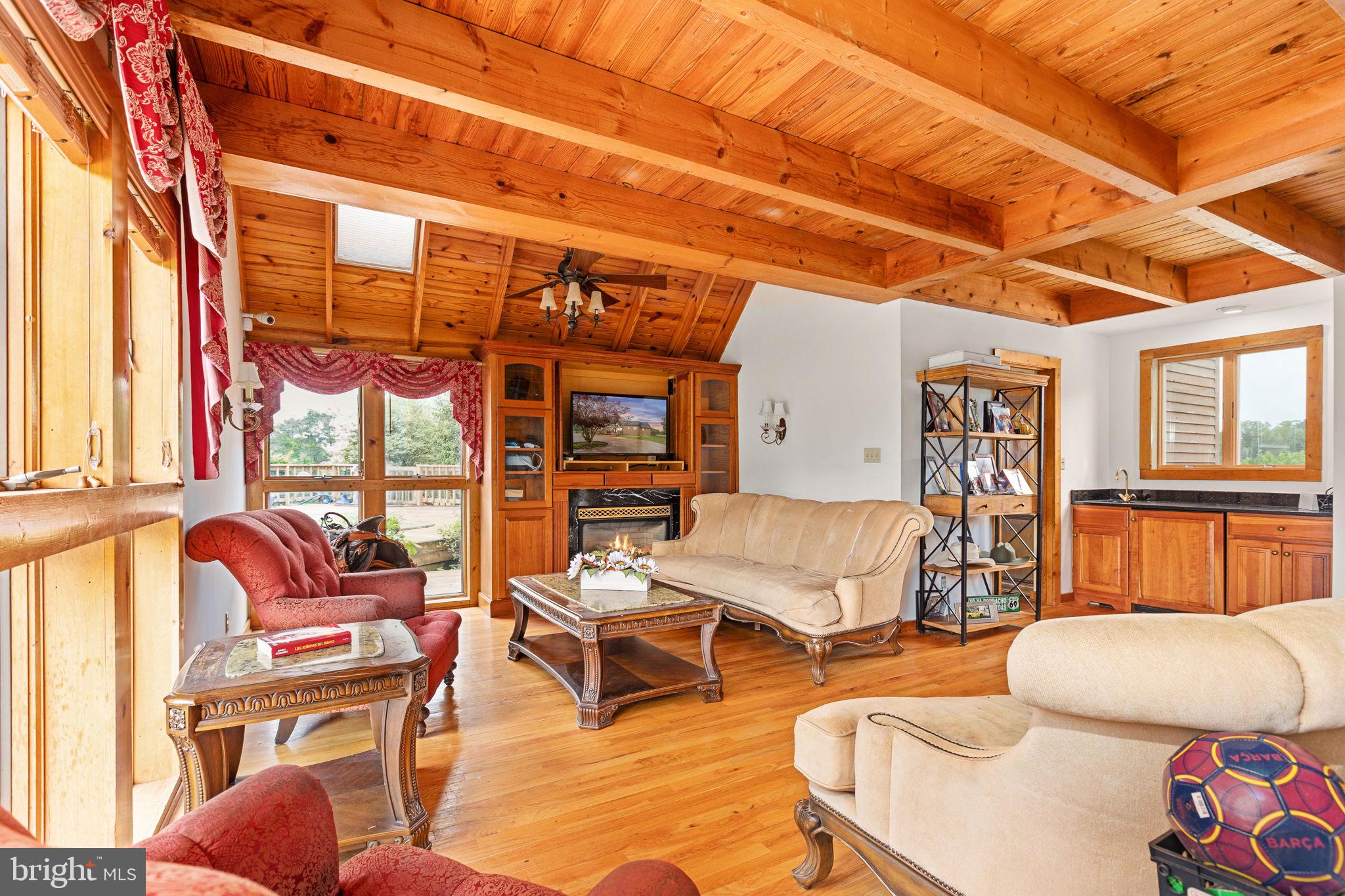 6119 BEACH ROAD