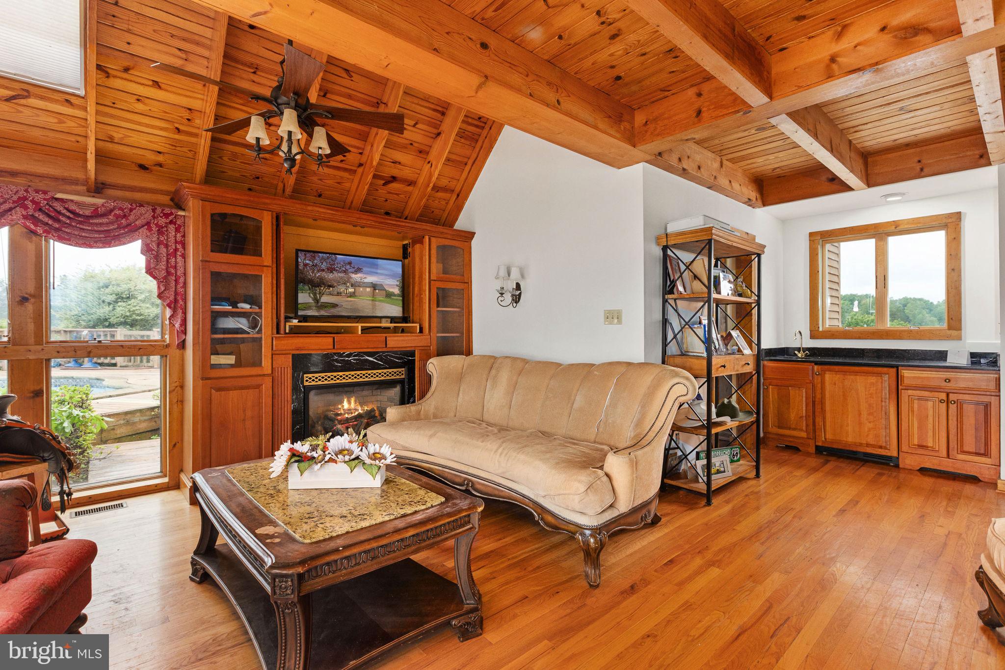 6119 BEACH ROAD