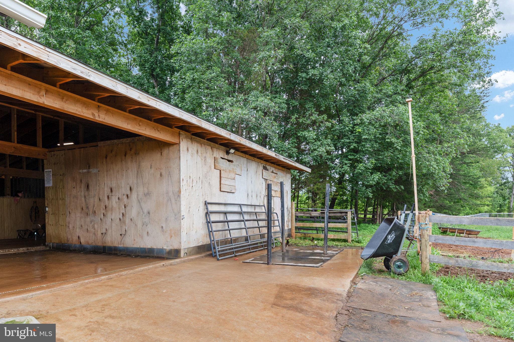 6119 BEACH ROAD