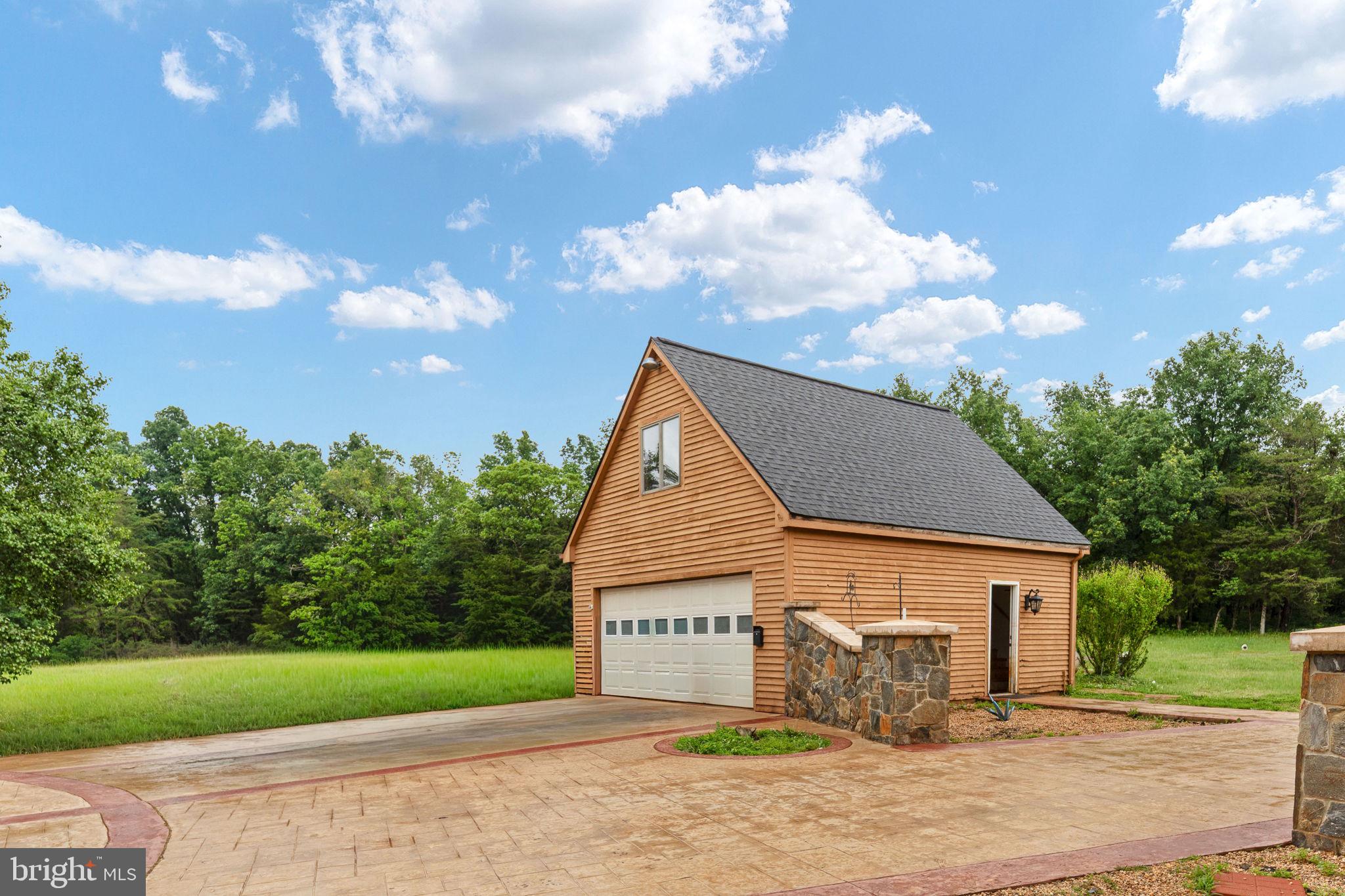 6119 BEACH ROAD