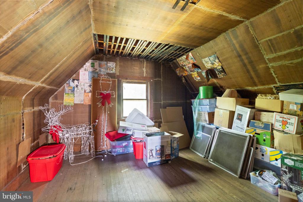 5102 WESTON ROAD