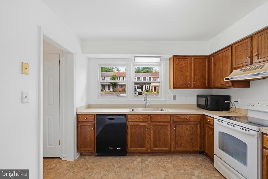 440 RIDGE COURT