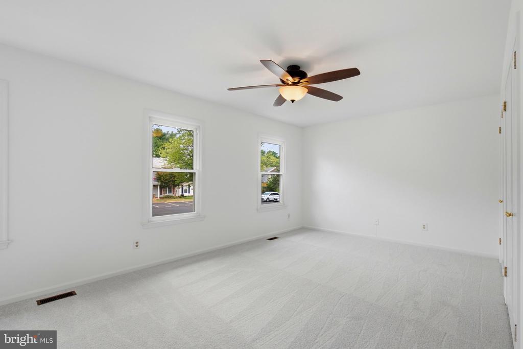 440 RIDGE COURT