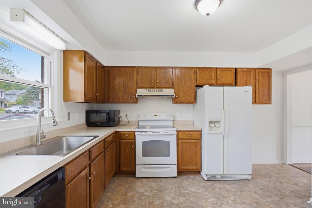 440 RIDGE COURT