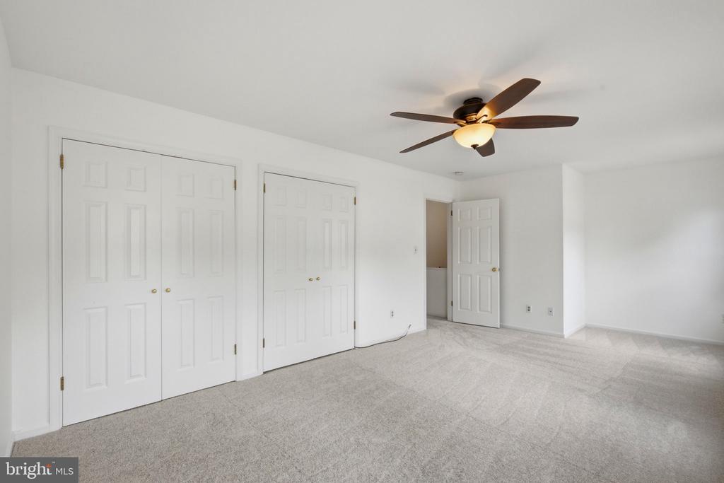 440 RIDGE COURT