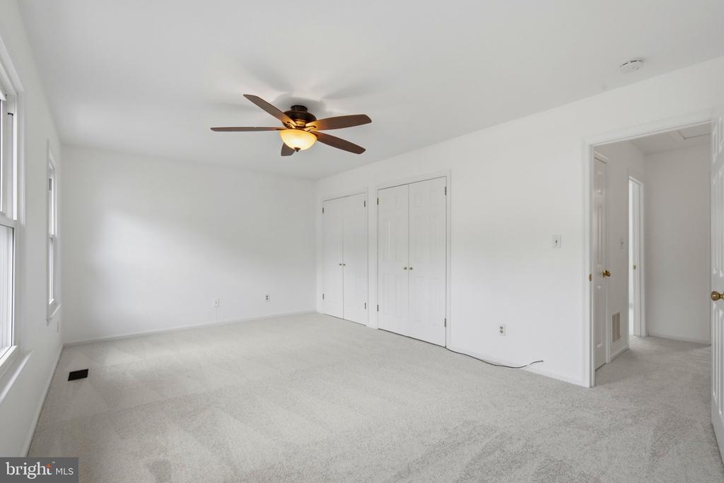 440 RIDGE COURT
