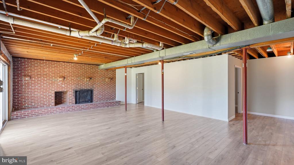 6425 CULVER DRIVE