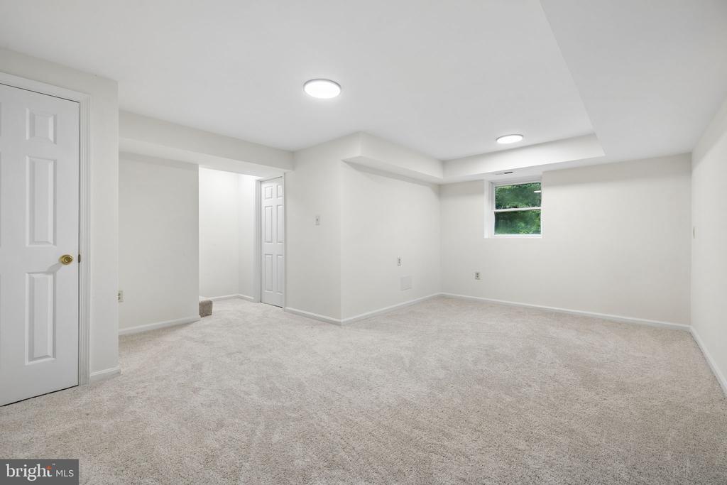 5290 HILLSIDE DRIVE