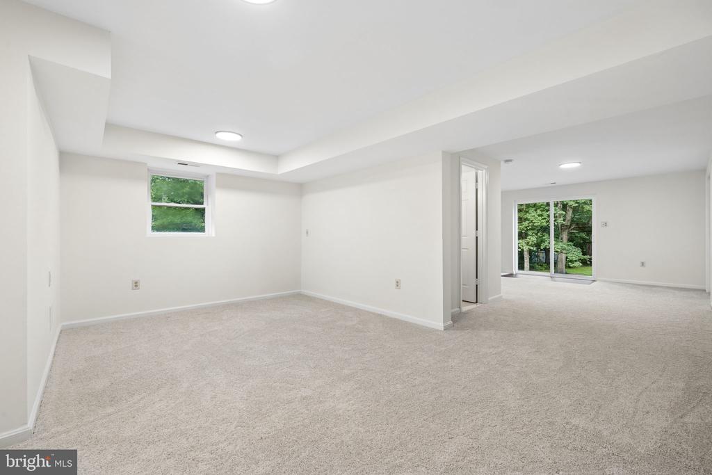 5290 HILLSIDE DRIVE