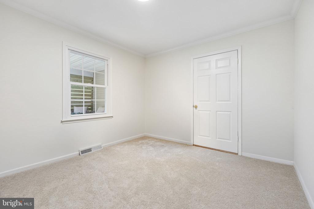 5290 HILLSIDE DRIVE