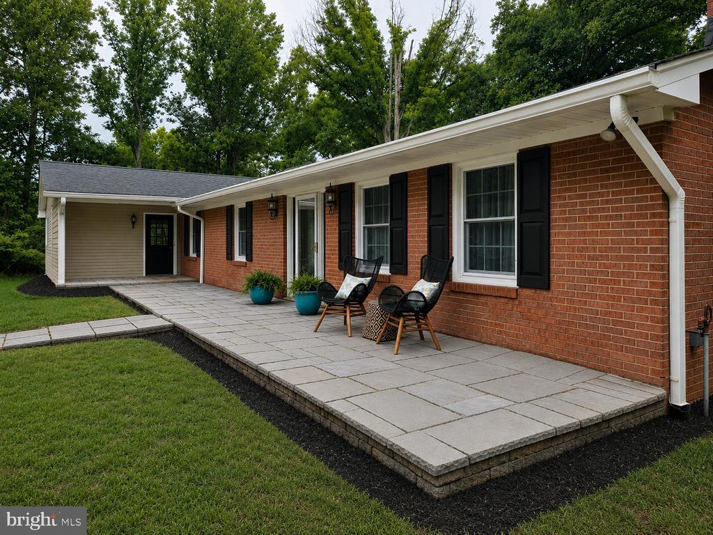 5290 HILLSIDE DRIVE